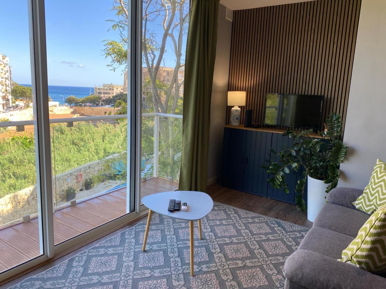 St Julians Seaviews Hilltop House St. Julian's
